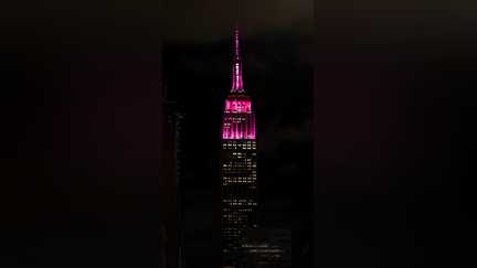 L'Empire State Building se pare de rose en hommage à Dolly Parton