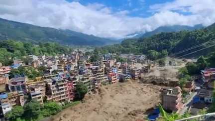 Népal : des coulées de boue meurtrières frappent les contreforts de l'Himalaya