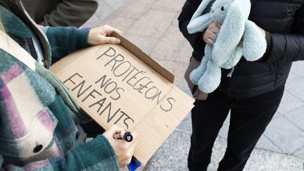 203 enquêtes pénales sont en cours pour des soupçons de violences dans le scolaire et le périscolaire parisien