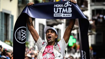 L'Américain Ben Dhiman remporte l'UTMB en moins de 19 heures, une première dans l'histoire