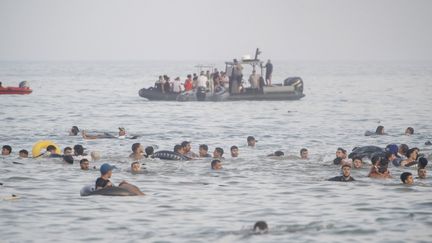 L'Espagne écarte une action directe marocaine dans la crise migratoire à Ceuta, mais dénonce une désinformation liée à Israël et la Russie