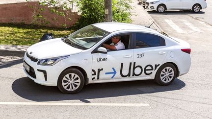 Uber taille dans ses effectifs pour réduire ses coûts