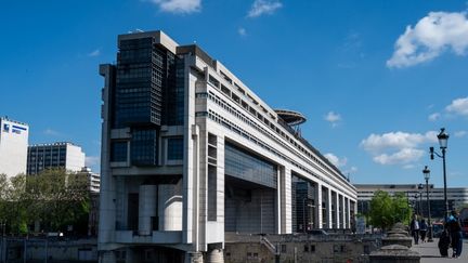 Piratage du fisc : une note du Sénat détaille la méthode des hackers pour siphonner les données personnelles