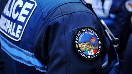 Insultes racistes, exclusion du RN, enquête ouverte... Ce que l'on sait de l'enregistrement de propos discriminatoires d'un policier municipal de Carcassonne