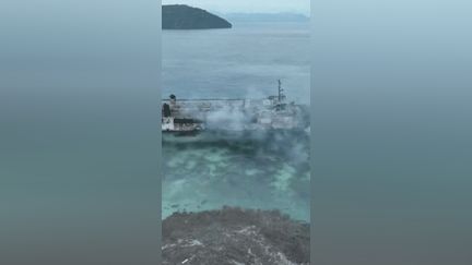 Au moins cinq morts et 86 disparus après l'incendie d'un ferry aux Philippines