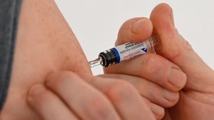 La couverture vaccinale contre la grippe est insuffisante chez les personnages âgées et les soignants, selon une étude de Santé publique France