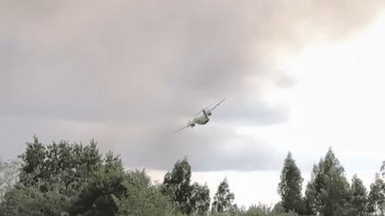 Un nouvel incendie dans les Landes, des milliers d'hectares sont toujours menacés dans la soirée