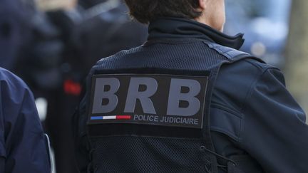 Un trafic d'armes de contrefaçon démantelé dans les Yvelines, sept suspects interpellés