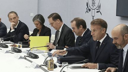Réunion d'urgence à l'Élysée, la France prépare un plan pour contrer les attaques russes