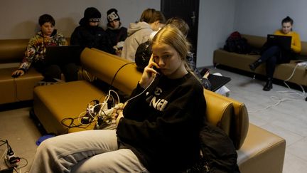 Comment la prolongation de la protection temporaire redessine les projets des réfugiés ukrainiens dans l'UE