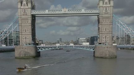 Tamise : et au milieu coule l'Angleterre