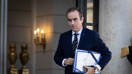 Sébastien Lecornu propose aux députés socialistes de bâtir un nouveau