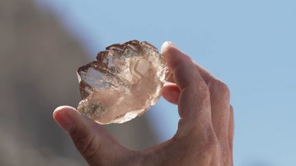 Dans le massif du Mont-Blanc, les chercheurs de trésors traquent des cristaux rares