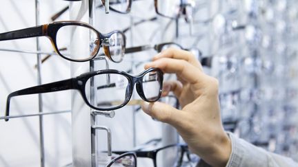 Le remboursement de certains soins devrait être intégralement confié aux mutuelles, défend un rapport d'experts