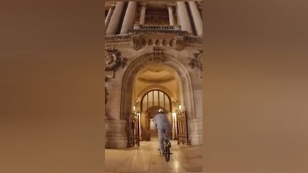 EN BMX dans l'Opéra Garnier