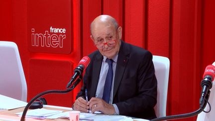 Conflits, prix de carburants... L'ancien ministre de la Défense Jean-Yves Le Drian prédit un