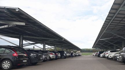 L'hôpital de Vesoul investit dans des ombrières photovoltaïques pour réduire sa facture énergétique