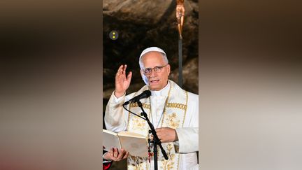A Lourdes, Léon XIV prie pour