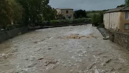 Routes détruites, logements inondés… L'équivalent de deux mois de pluie tombent en quelques heures dans le Gard