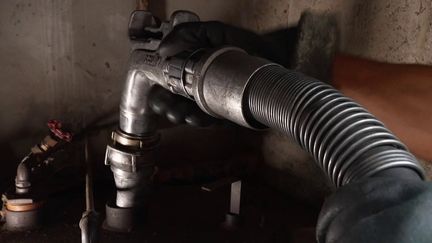 Chauffage partiel, commandes au compte-goutte… Face aux prix en hausse, les Français adaptent leur consommation de fioul pour tenir tout l'hiver