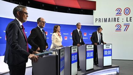 Salaire des enseignants, impôt sur la fortune, dividendes... On a vérifié six affirmations des candidats à la primaire de la gauche lors de leur débat