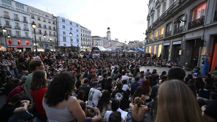 Dans une Espagne en proie à une crise du logement, la jeunesse est prise dans un