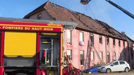 Un mort, cinq blessés : dans le Haut-Rhin, un immeuble ravagé par un incendie meurtrier