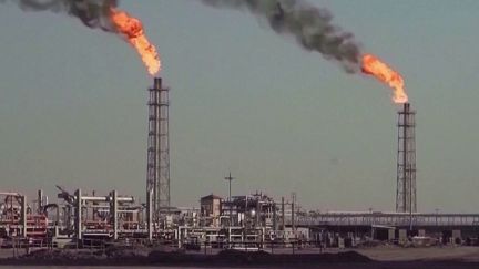 Détroit d'Ormuz : pourquoi les prix à la pompe ne baissent pas, alors que le pétrole circule à nouveau ?