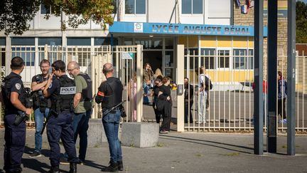 Ce que l'on sait après qu'un adolescent de 15 ans a eu la main arrachée par une grenade à Lens lundi, en marge d'une manifestation devant un lycée