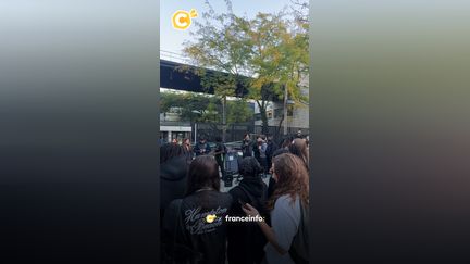 Ici, ils sont unis sur le blocus avant la manifestation