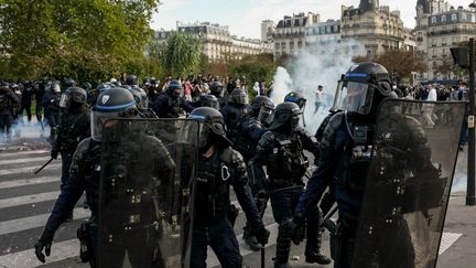 La suspension des grenades assourdissantes annoncée par Laurent Nuñez était une demande d'Emmanuel Macron