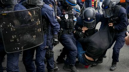 Vingt-quatre enquêtes ouvertes par l'IGPN, la