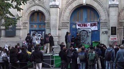 Lycées : les blocages persistent dans certains établissements, malgré une reprise majoritaire des cours