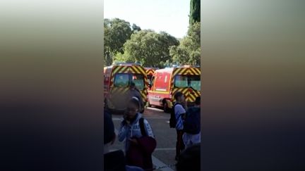 Un collégien tire sur une professeure et le principal
