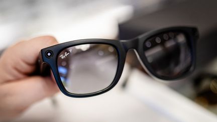 Les lunettes connectées devraient signaler clairement quand elles filment réclame le régulateur européen