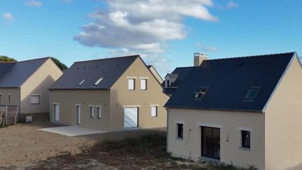 Une maison en kit, la division parcellaire... Le pavillon à tout prix