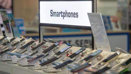 Pourquoi les ventes de smartphones sont-elles en chute libre ?