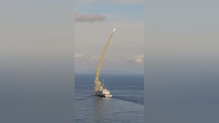 À bord d'une frégate pour un tir de missile
