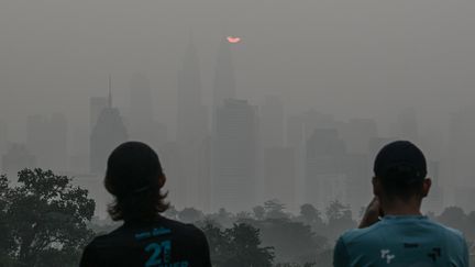 Le niveau d'alerte maximal déclenché dans une partie de l'Asie du Sud-Est, à cause de fumées toxiques provoquées par des incendies