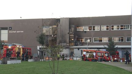 Un bâtiment de l'université de Rouen endommagé par un incendie après un départ de feu