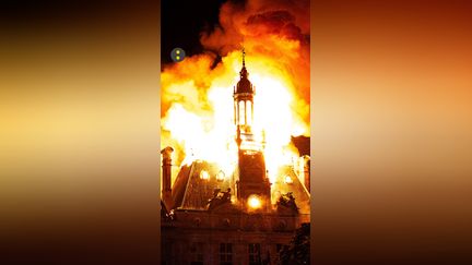 Manifestations du 17 octobre : la mairie de Limoges détruite par un violent incendie