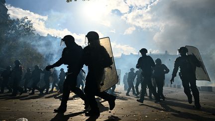 Lors des manifestations et émeutes du 17 octobre, les forces de l'ordre ont été