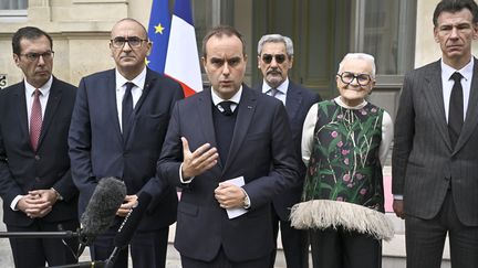 Des plumes d’autruche à Matignon : la tenue de la ministre de l'Aménagement du territoire déclenche une polémique qui vire au sexisme