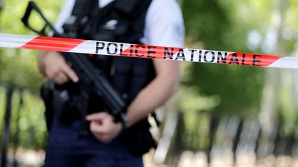 À Trappes, un homme blessé par balles à la jambe, son pronostic vital n'est pas engagé, le tireur en fuite