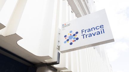 Le nombre de demandeurs d'emploi en catégorie A a augmenté de 0,9% au troisième trimestre 2026, rapporte le ministère du Travail