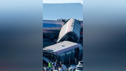Collision de trains en Espagne, au moins 30 morts