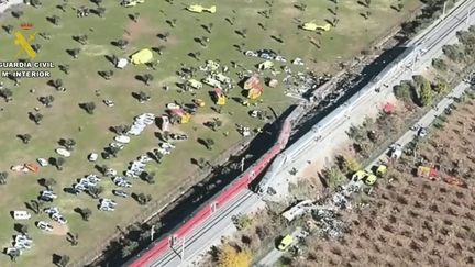 Au moins 30 morts dans un accident de train sur une ligne à grande vitesse en Espagne