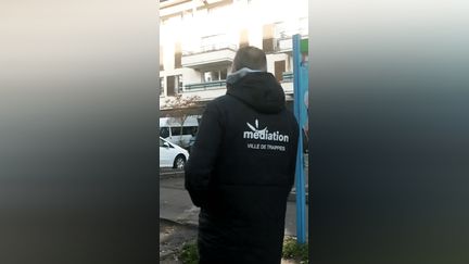 Des médiateurs mobilisés auprès des habitants de Trappes après l'attentat raciste