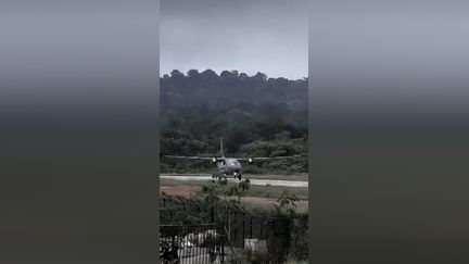 Sécheresse en Guyane, un pont aérien pour ravitailler les habitants