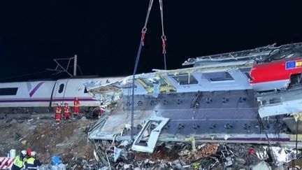 Sept Français portés disparus après la collision meurtrière entre deux trains en Espagne
